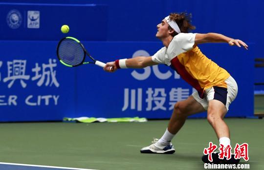 他在防守端 他在防守端